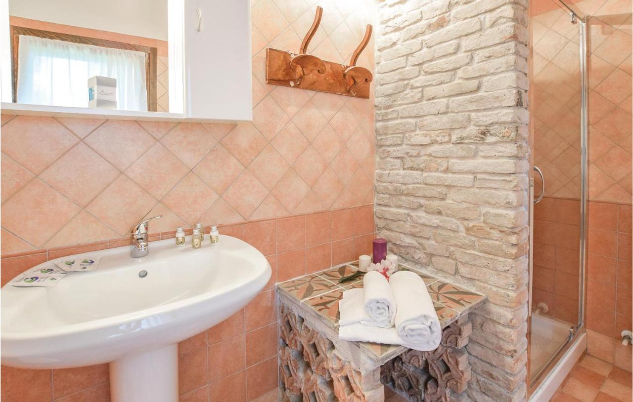 2 Bedroom Awesome Home In Taglio Di Po Ro Porto Viro Exterior photo